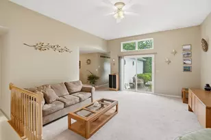 379 Fox Trail Ct, Hobart, IN 46342 - Photo 5