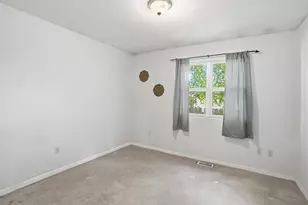 379 Fox Trail Ct, Hobart, IN 46342 - Photo 15