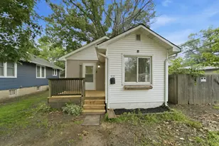 910 E 6th St, Hobart, IN 46342 - Photo 1