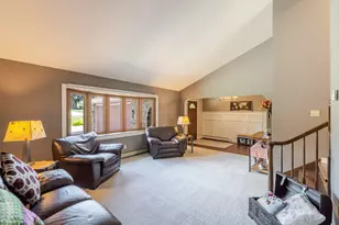 1813 Forest Ln, Crown Point, IN 46307 - Photo 3