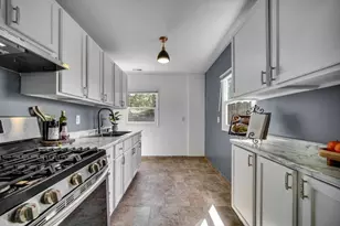 8115 Wicker Park Dr, Highland, IN 46322 - Photo 9