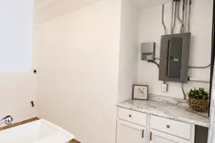 8115 Wicker Park Dr, Highland, IN 46322 - Photo 23