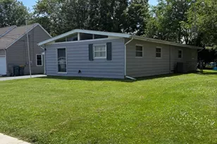1401 Fairlane Dr, Valparaiso, IN 46383 - Photo 3