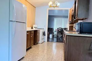 1401 Fairlane Dr, Valparaiso, IN 46383 - Photo 7