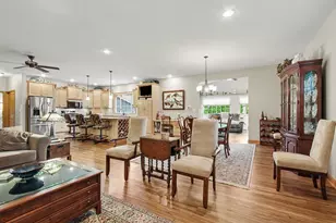 3807 Westbridge Dr, Valparaiso, IN 46383 - Photo 7