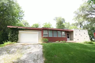 900 W Winding Rd, Rensselaer, IN 47978 - Photo 3