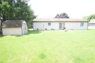 930 W Swartzell Dr, Rensselaer, IN 47978 - Photo 7