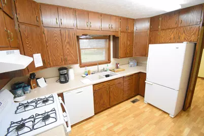 930 W Swartzell Drive, Rensselaer, IN 47978 - Photo 13