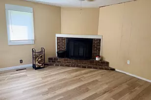 208 W Sigler St, Hebron, IN 46341 - Photo 9