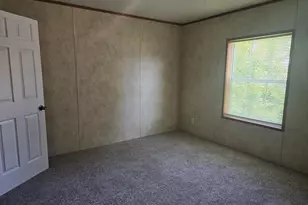 205 W McAlpin St, Hebron, IN 46341 - Photo 9