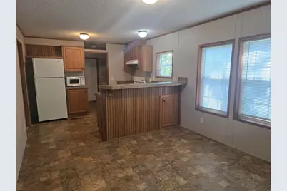 205 W McAlpin Street, Hebron, IN 46341 - Photo 5