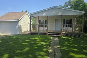 205 W McAlpin St, Hebron, IN 46341 - Photo 1