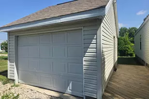 205 W McAlpin St, Hebron, IN 46341 - Photo 19