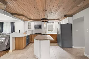 60 N Wolf St, Wheatfield, IN 46392 - Photo 9