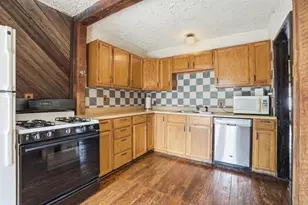 650 Water St, Hobart, IN 46342 - Photo 13