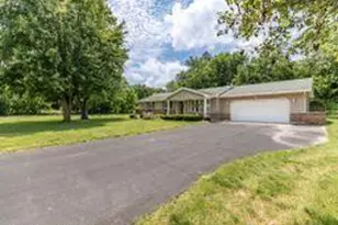 718 Forsythia St SE, Demotte, IN 46310 - Photo 9