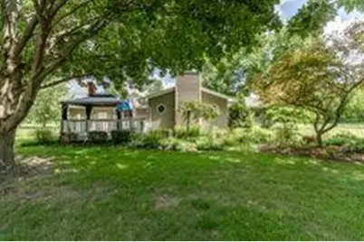 718 Forsythia Street SE, Demotte, IN 46310 - Photo 5