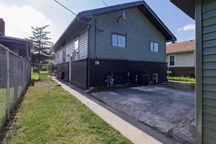 805 Lincoln St, Gary, IN 46402 - Photo 49