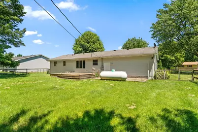 9082 Estates Drive, Demotte, IN 46310 - Photo 19