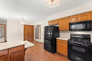 9082 Estates Dr, Demotte, IN 46310 - Photo 9