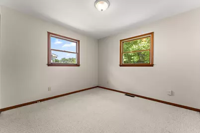 9082 Estates Drive, Demotte, IN 46310 - Photo 15