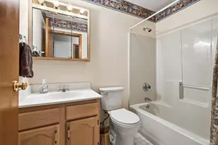 1905 Creekside Ct, Valparaiso, IN 46383 - Photo 11