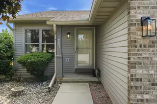 1905 Creekside Ct, Valparaiso, IN 46383 - Photo 3