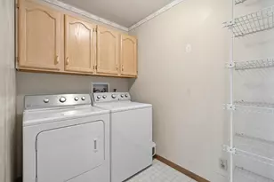 1905 Creekside Ct, Valparaiso, IN 46383 - Photo 15