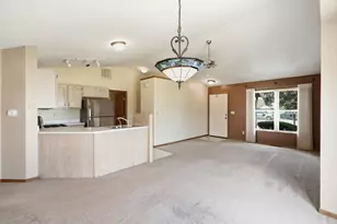 1905 Creekside Ct, Valparaiso, IN 46383 - Photo 5