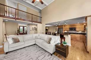 902 Kendall Ct, Crown Point, IN 46307 - Photo 7