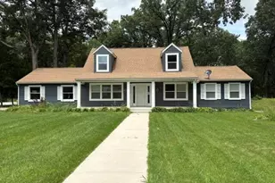 10364 Greenleaf Dr, Rensselaer, IN 47978 - Photo 1