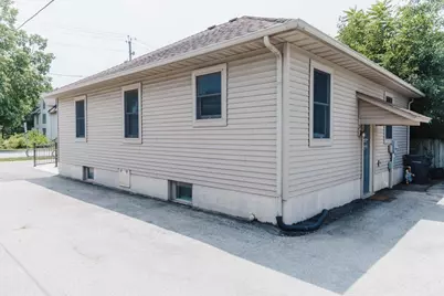 210 E Washington Street, Rensselaer, IN 47978 - Photo 3