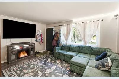 2262 Vanderburg Street, Lake Station, IN 46405 - Photo 5