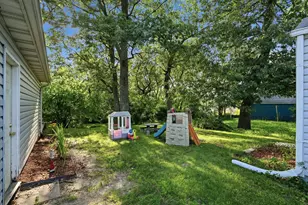 2262 Vanderburg St, Lake Station, IN 46405 - Photo 13