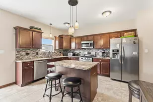 2451 W 85th Ln, Merrillville, IN 46410 - Photo 17