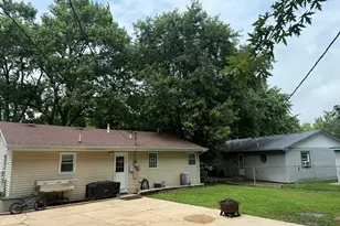 3348 W 80th Ave, Merrillville, IN 46410 - Photo 13