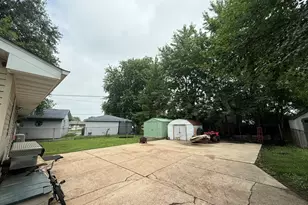 3348 W 80th Ave, Merrillville, IN 46410 - Photo 15