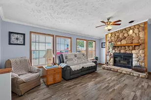 371 Pinewood Dr, Valparaiso, IN 46385 - Photo 11