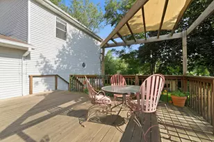 1402 Wood St, Valparaiso, IN 46383 - Photo 3