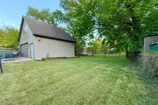 8223 Maple Ave, Gary, IN 46403 - Photo 39