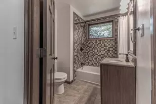 8223 Maple Ave, Gary, IN 46403 - Photo 13