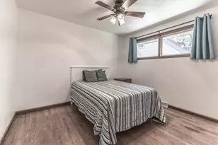8223 Maple Ave, Gary, IN 46403 - Photo 17