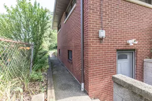 8223 Maple Ave, Gary, IN 46403 - Photo 45