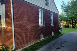 634 N Marshall Ave, Clarksville, IN 47129 - Photo 9
