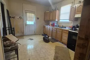 521 W 21st St, Connersville, IN 47331 - Photo 5