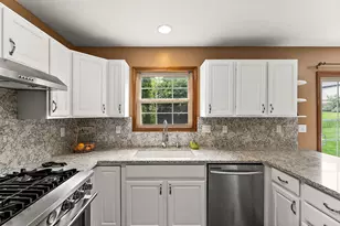 3021 Blue Grouse St, Valparaiso, IN 46383 - Photo 9