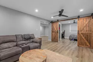 238 Landale Dr, Valparaiso, IN 46385 - Photo 25