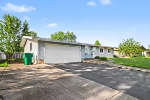 404 Sable Dr, Valparaiso, IN 46385 - Photo 15