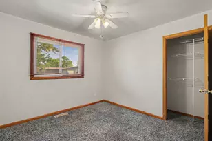 404 Sable Dr, Valparaiso, IN 46385 - Photo 11
