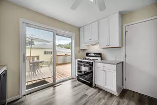 511 S Lawrence St, Hobart, IN 46342 - Photo 11